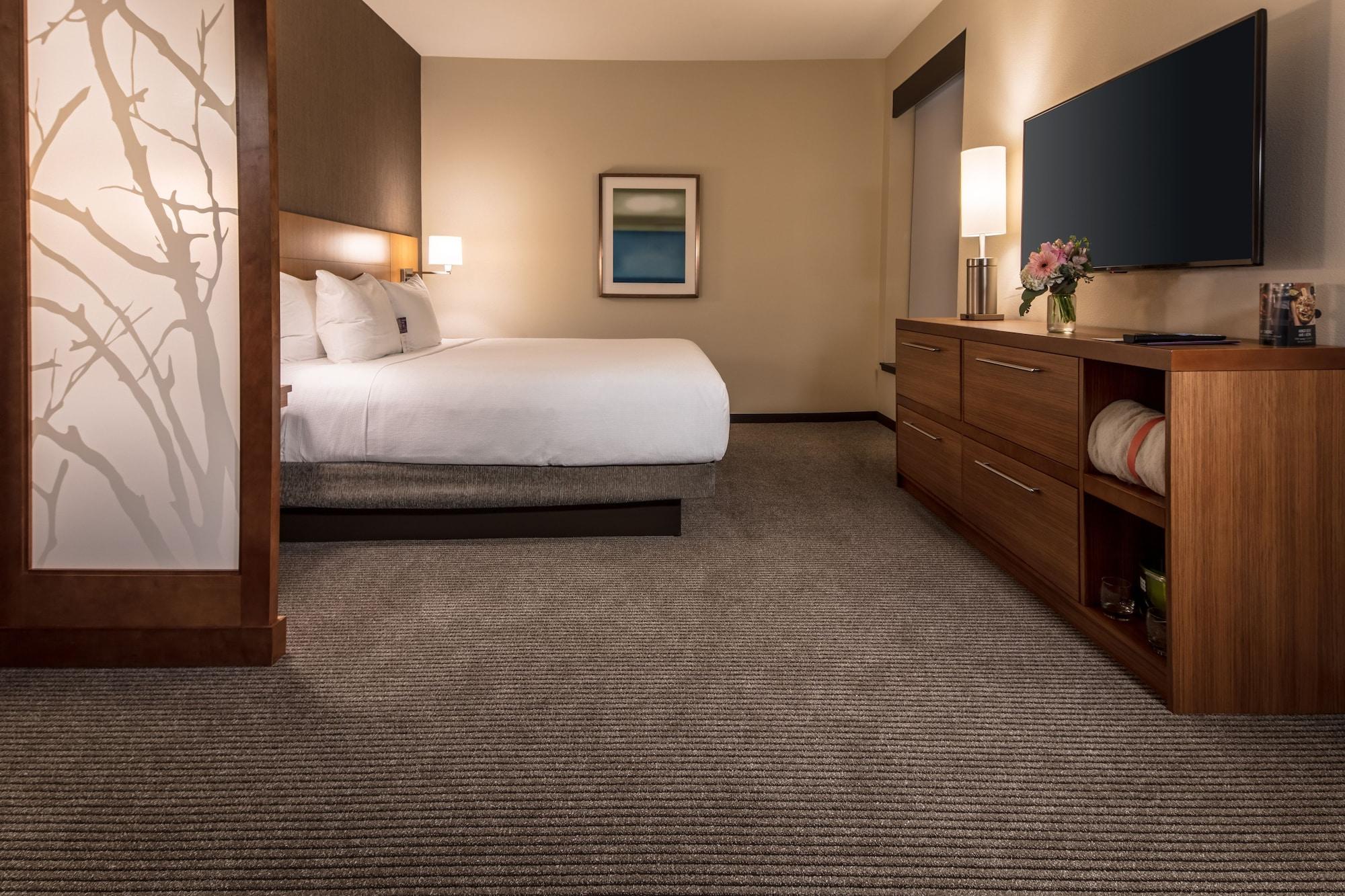 Hyatt Place Делано Екстериор снимка