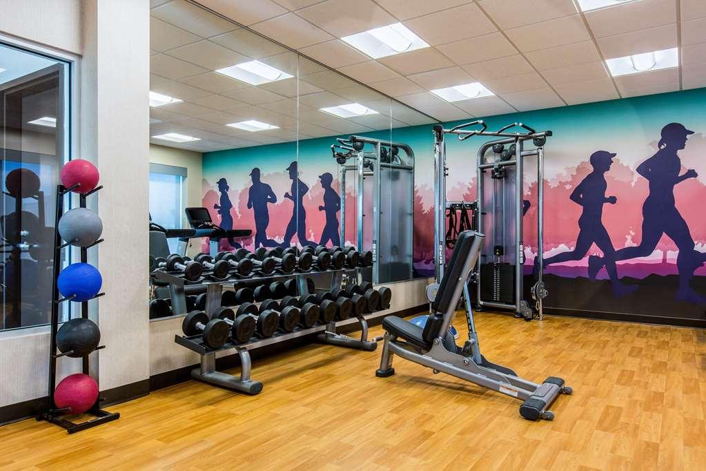 Hyatt Place Делано Съоръжения снимка