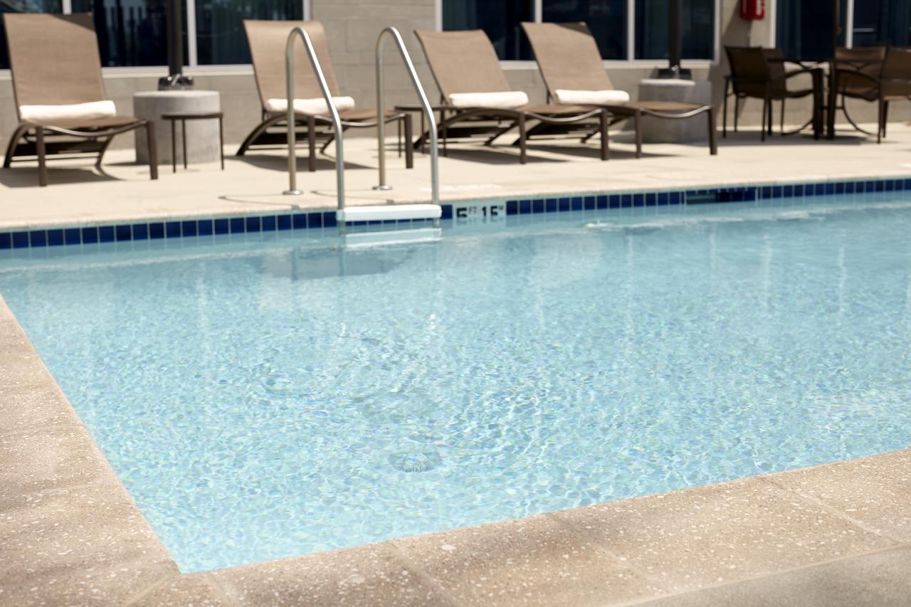 Hyatt Place Делано Екстериор снимка