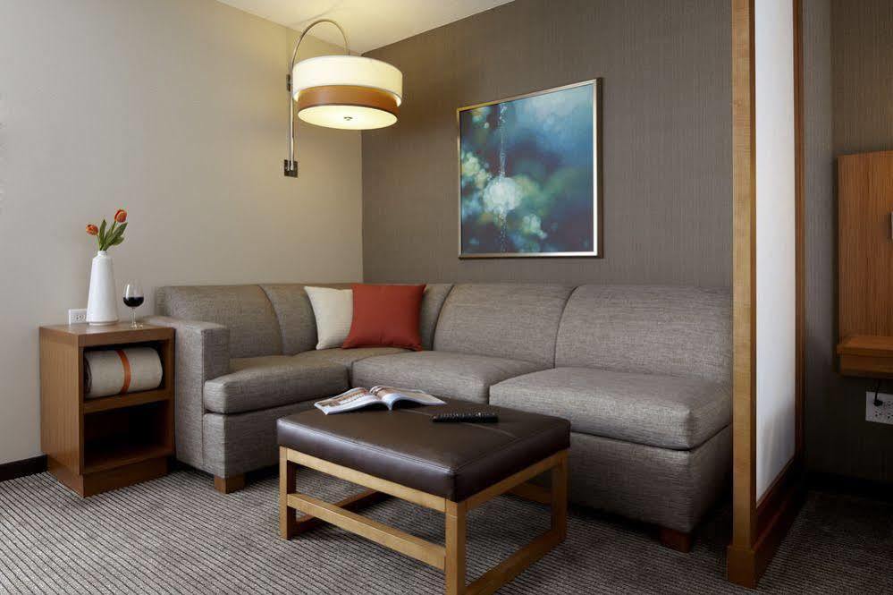Hyatt Place Делано Екстериор снимка
